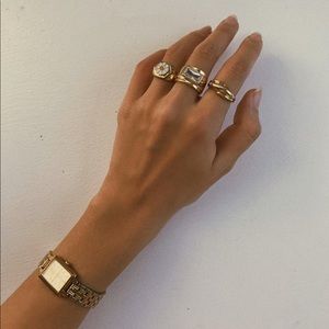 Gold daisy ring